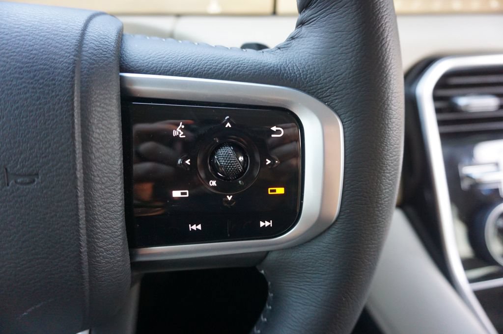 Used 2025 Nissan Armada Platinum RWD image 9