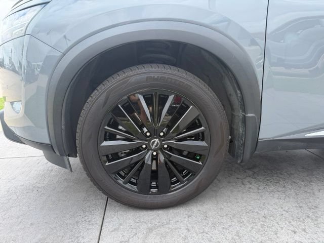 Used 2023 Nissan Pathfinder Platinum AWD/4WD image 4
