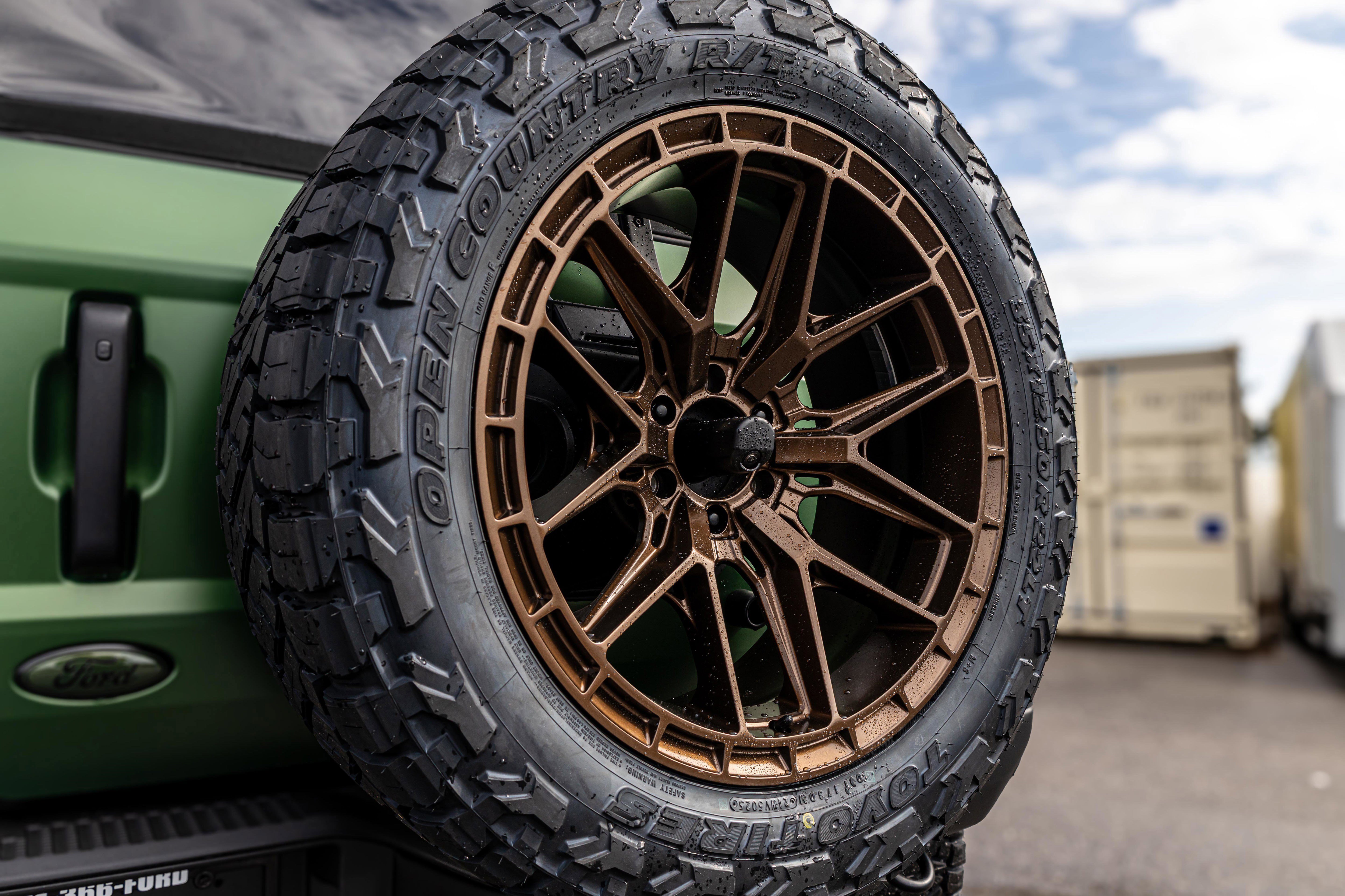 New 2025 Ford Bronco Badlands image 32