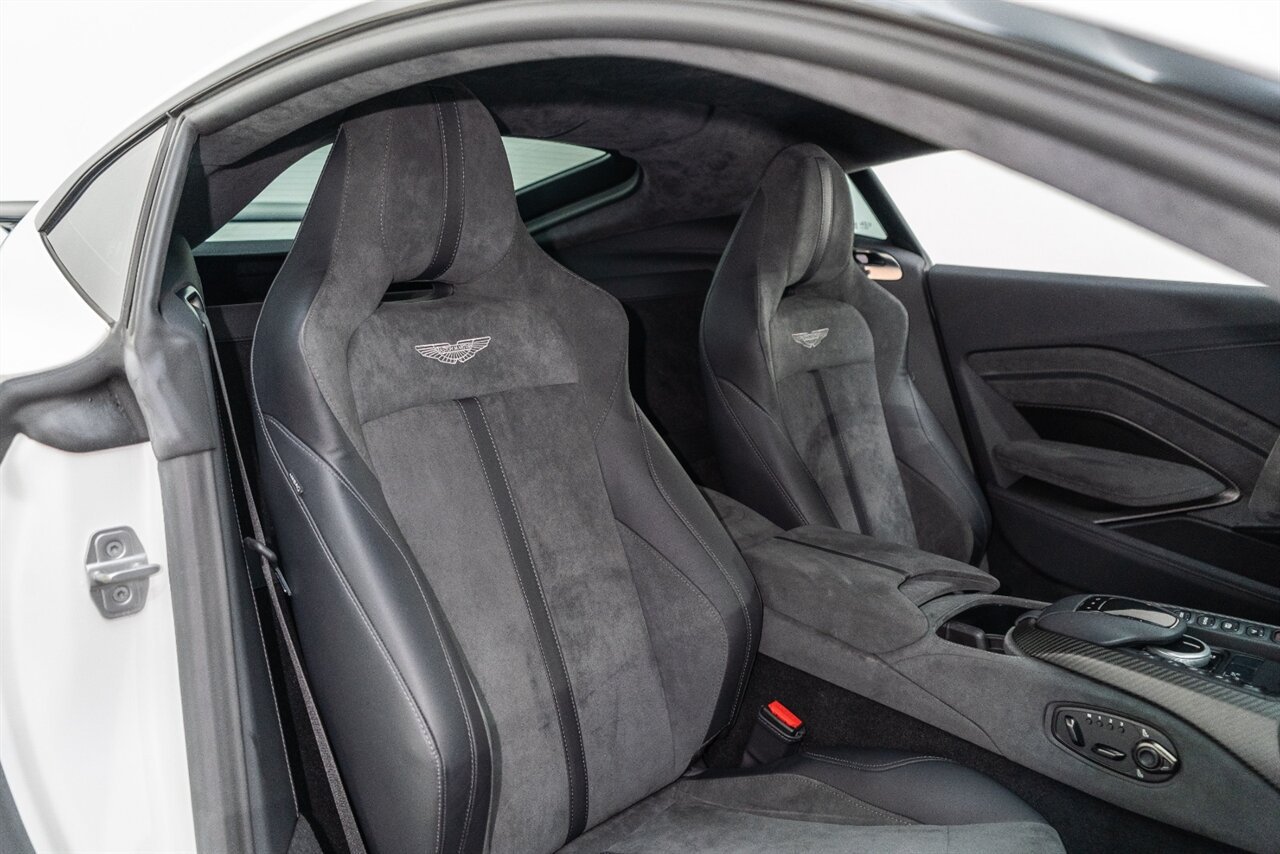 Used 2023 Aston Martin V8 Vantage Coupe RWD image 34
