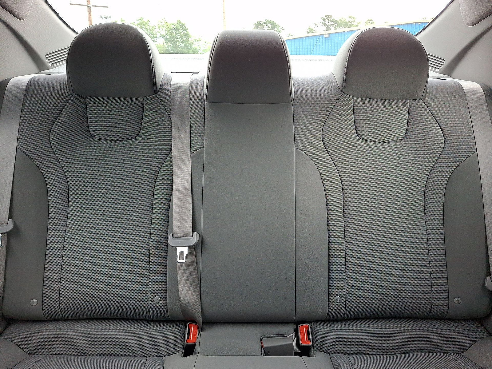 Certified 2025 Hyundai Elantra SE FWD image 13