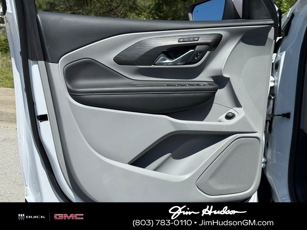 Used 2022 GMC Terrain SLT w/ LPO, Floor Liner Package image 21