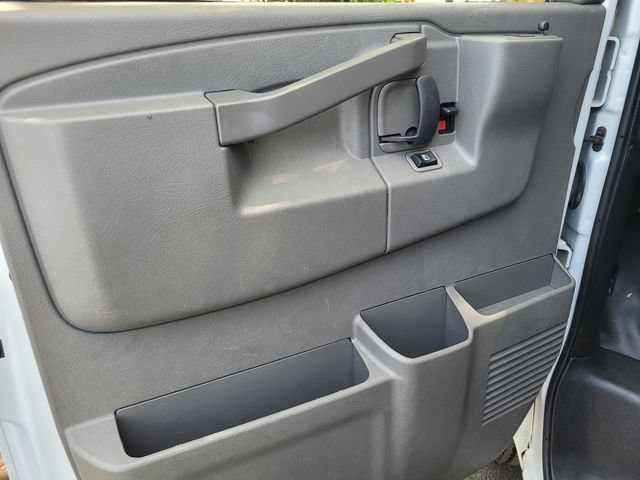 Used 2021 GMC Savana 2500 w/ Driver Convenience Package RWD image 19