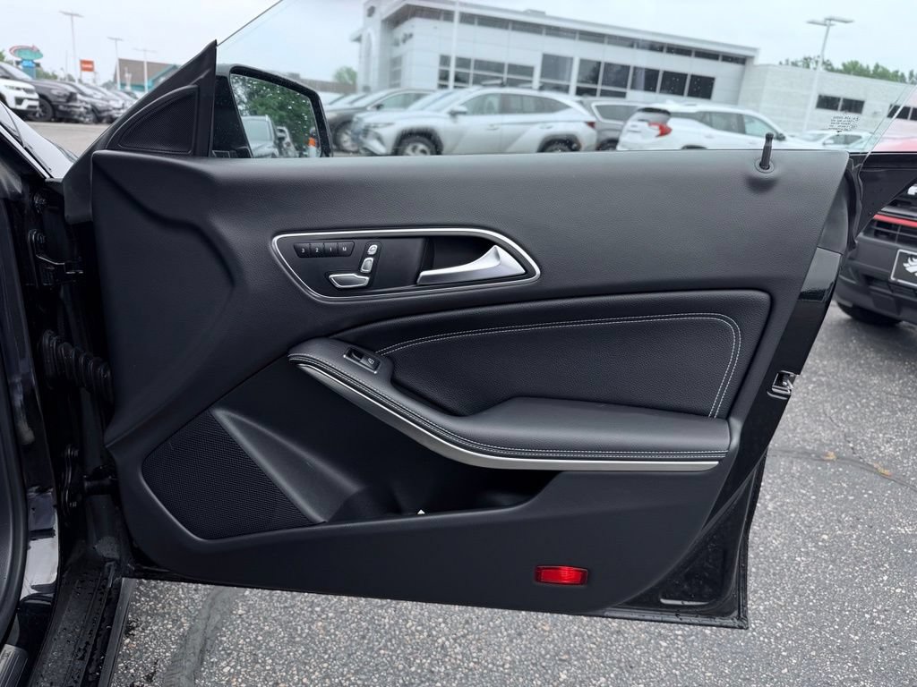 Used 2018 Mercedes-Benz CLA 250 4MATIC image 13