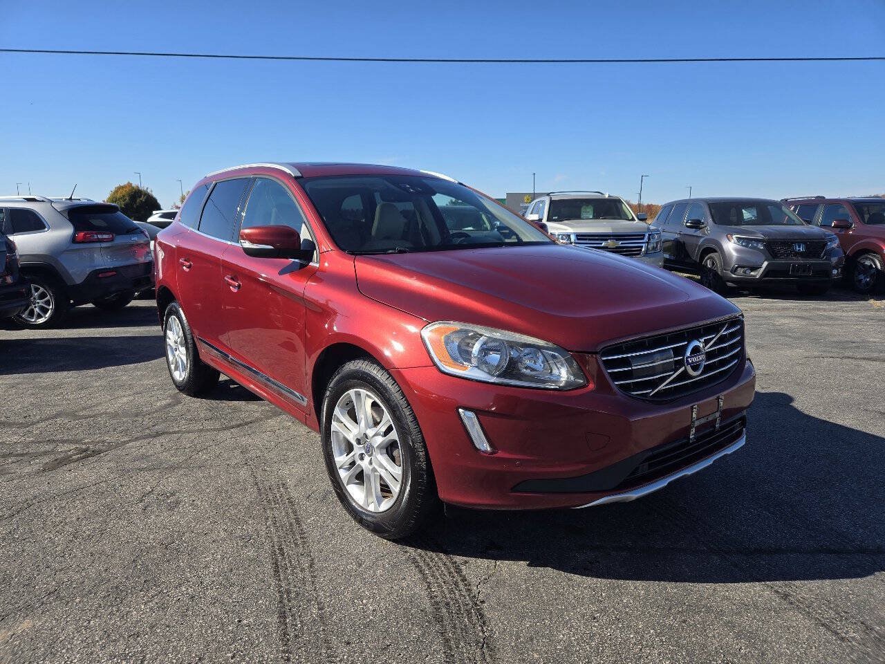 Used 2015 Volvo XC60 T5 AWD/4WD image 2