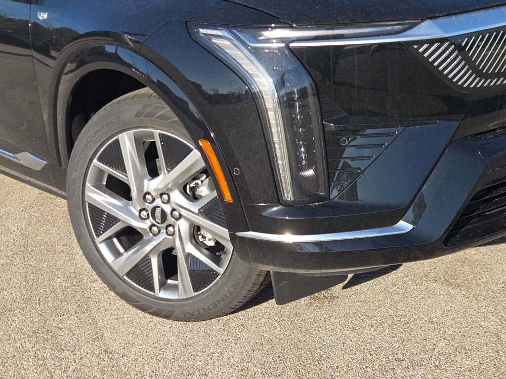 New 2026 Cadillac Optiq Luxury 1 image 3