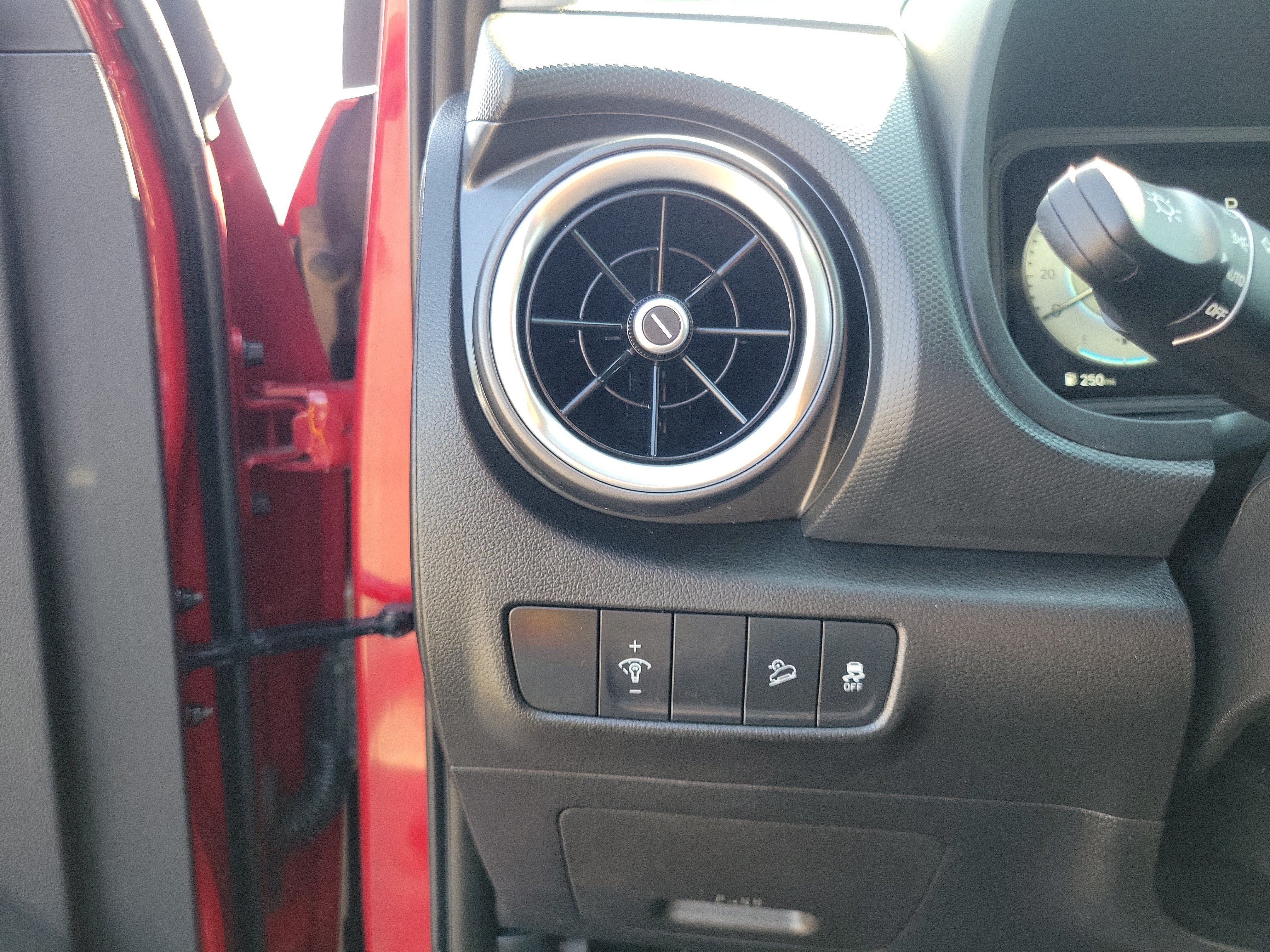 Used 2022 Hyundai Kona Limited FWD image 20