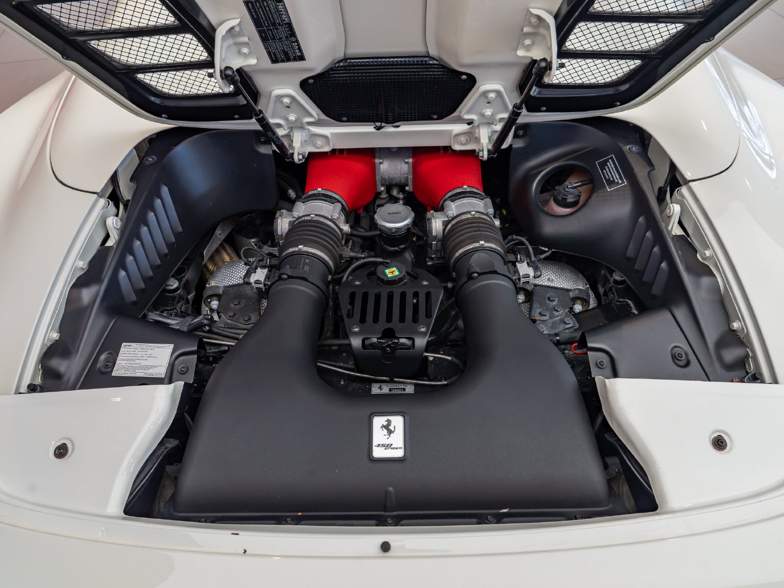 Certified 2015 Ferrari 458 Spider RWD image 23