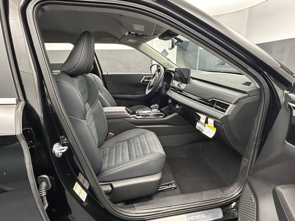 New 2026 Mitsubishi Outlander SE FWD image 12