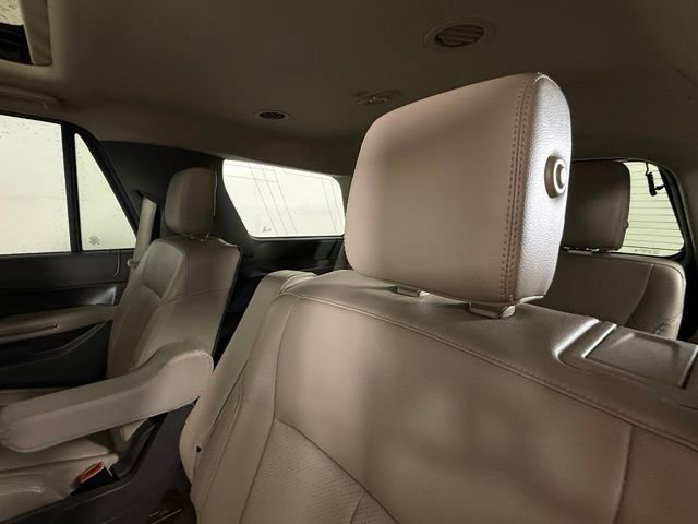 Used 2020 Ford Expedition XLT w/ Equipment Group 202A RWD image 32