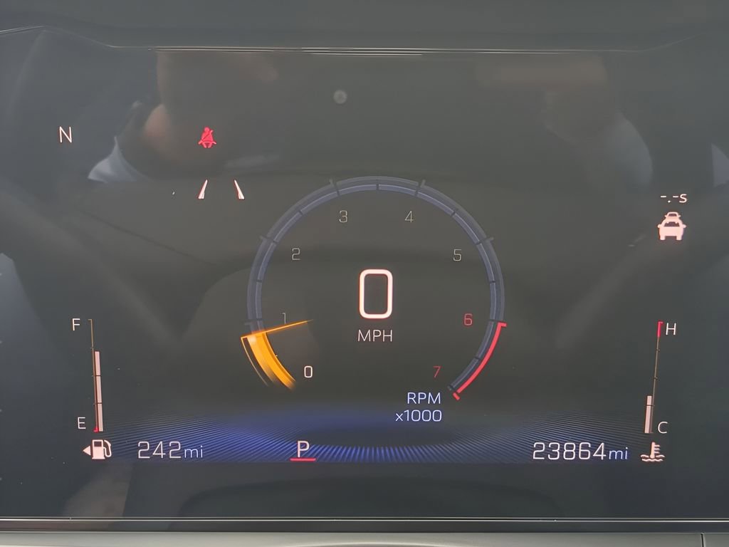 Used 2025 Chevrolet Trax LT w/ LT Convenience Package image 27