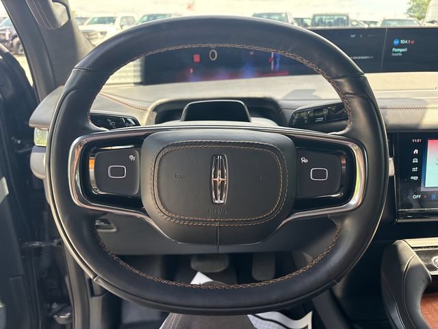Used 2025 Lincoln Navigator L Black Label AWD/4WD image 23
