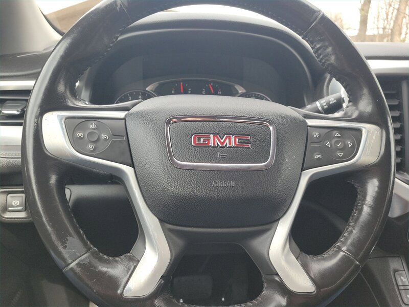 Used 2018 GMC Acadia SLT FWD image 16