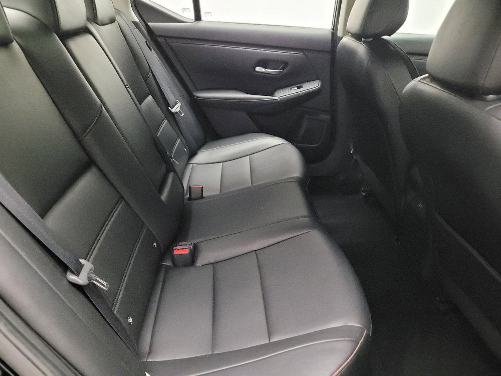 Used 2023 Nissan Sentra SR w/ SR Premium Package image 19