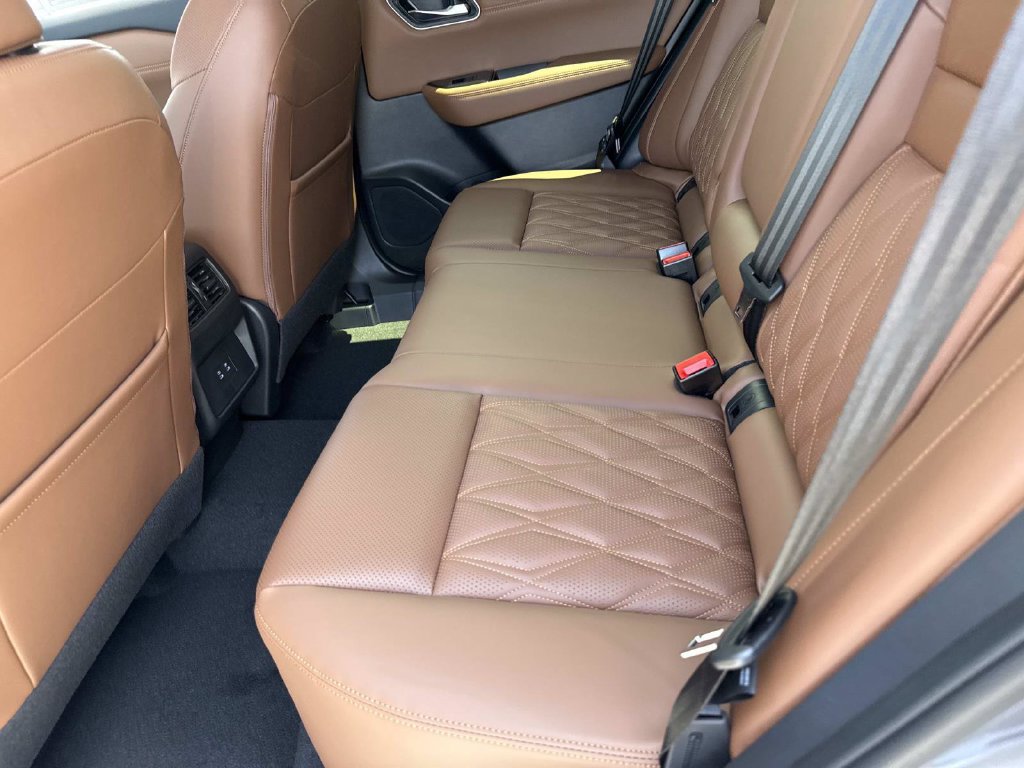 New 2026 Nissan Rogue Platinum AWD/4WD image 13
