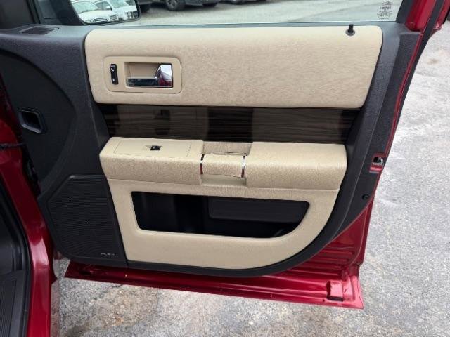 Used 2019 Ford Flex SEL image 39