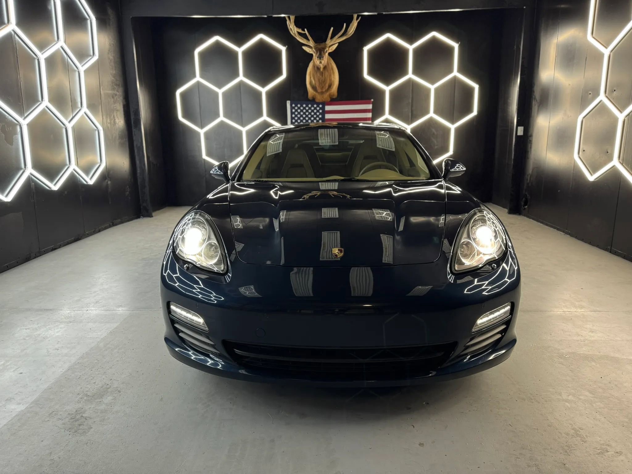 Used 2013 Porsche Panamera 4 Platinum Edition image 3