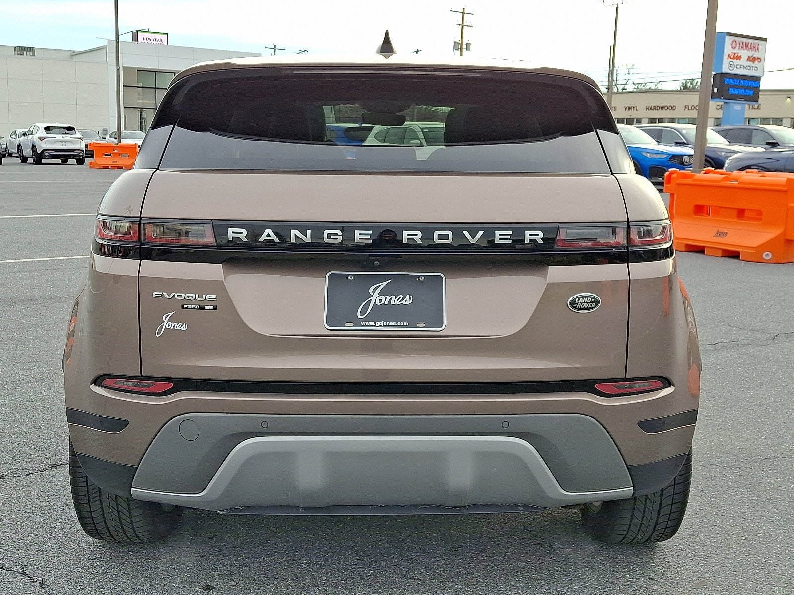 Used 2020 Land Rover Range Rover Evoque SE image 5