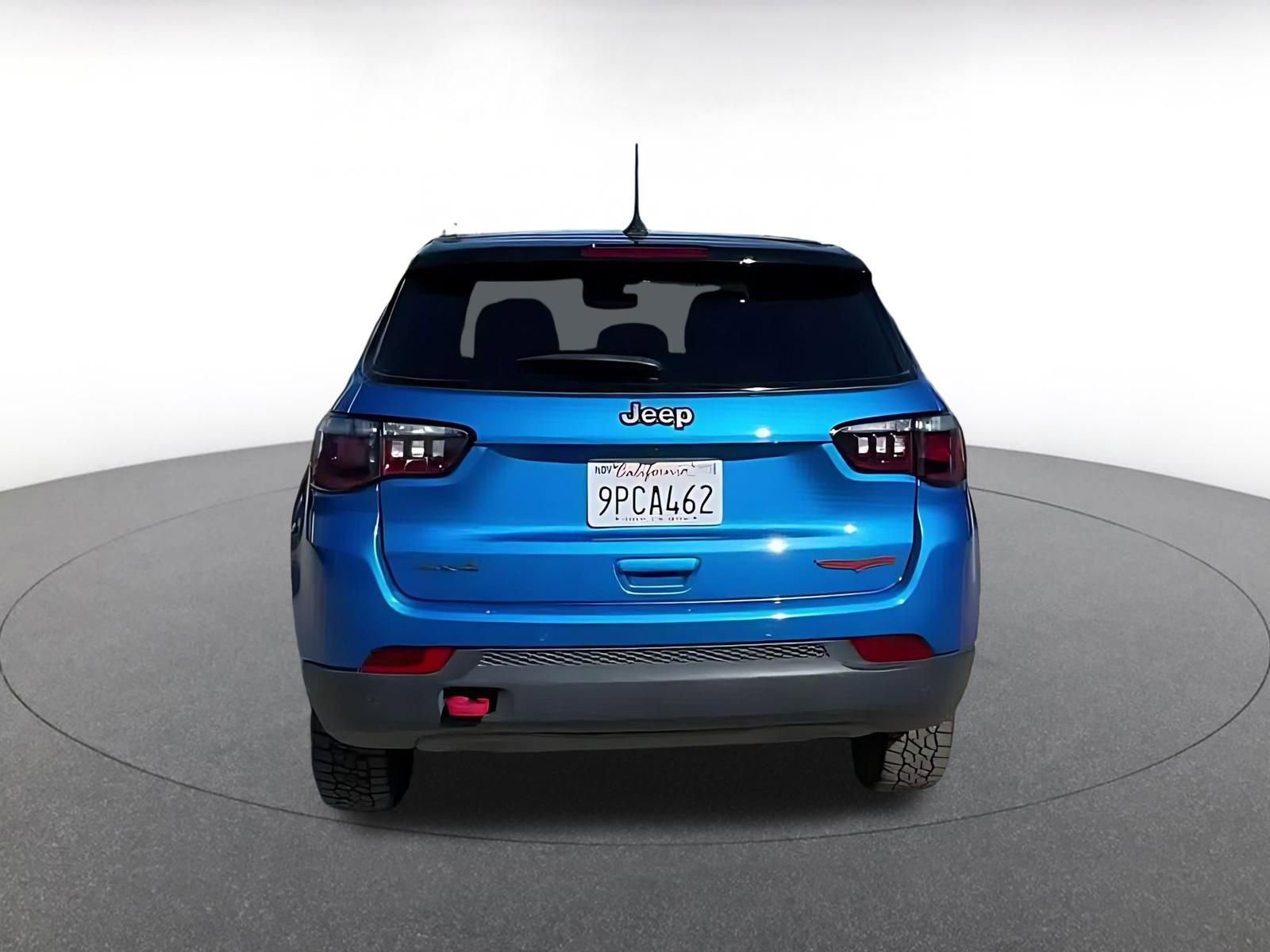 Used 2025 Jeep Compass Trailhawk AWD/4WD image 11