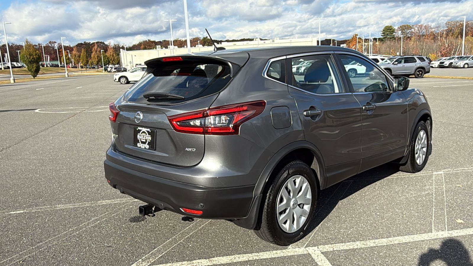 Used 2020 Nissan Rogue Sport S image 6
