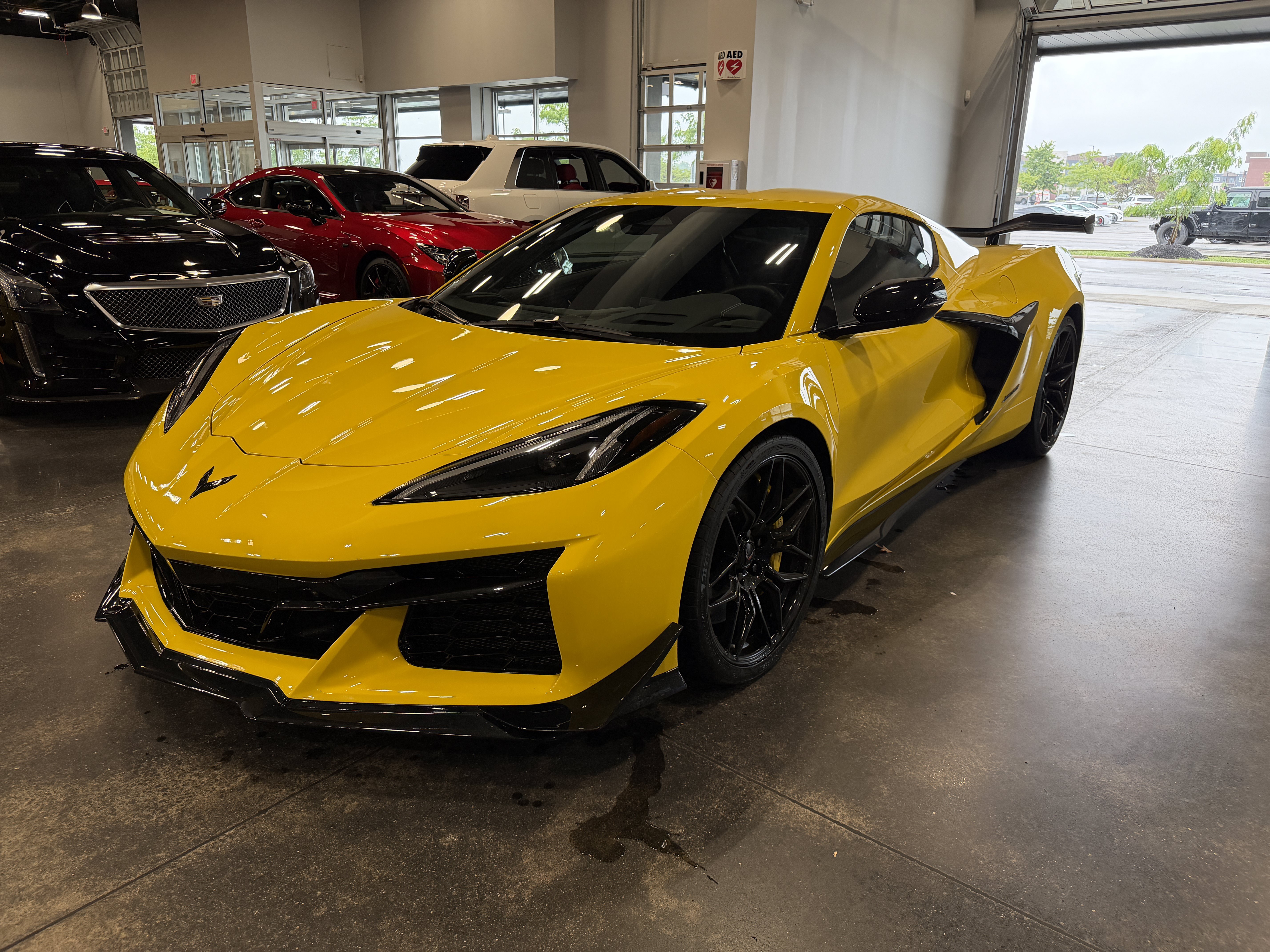 Used 2025 Chevrolet Corvette Z06 w/ Z07 Performance Package RWD image 3