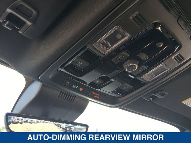 Used 2026 GMC Yukon Denali Ultimate w/ LPO, Floor Liner Package AWD/4WD image 18
