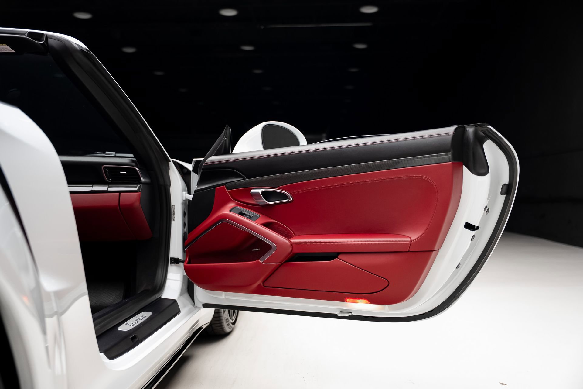 Used 2019 Porsche 911 Turbo image 66