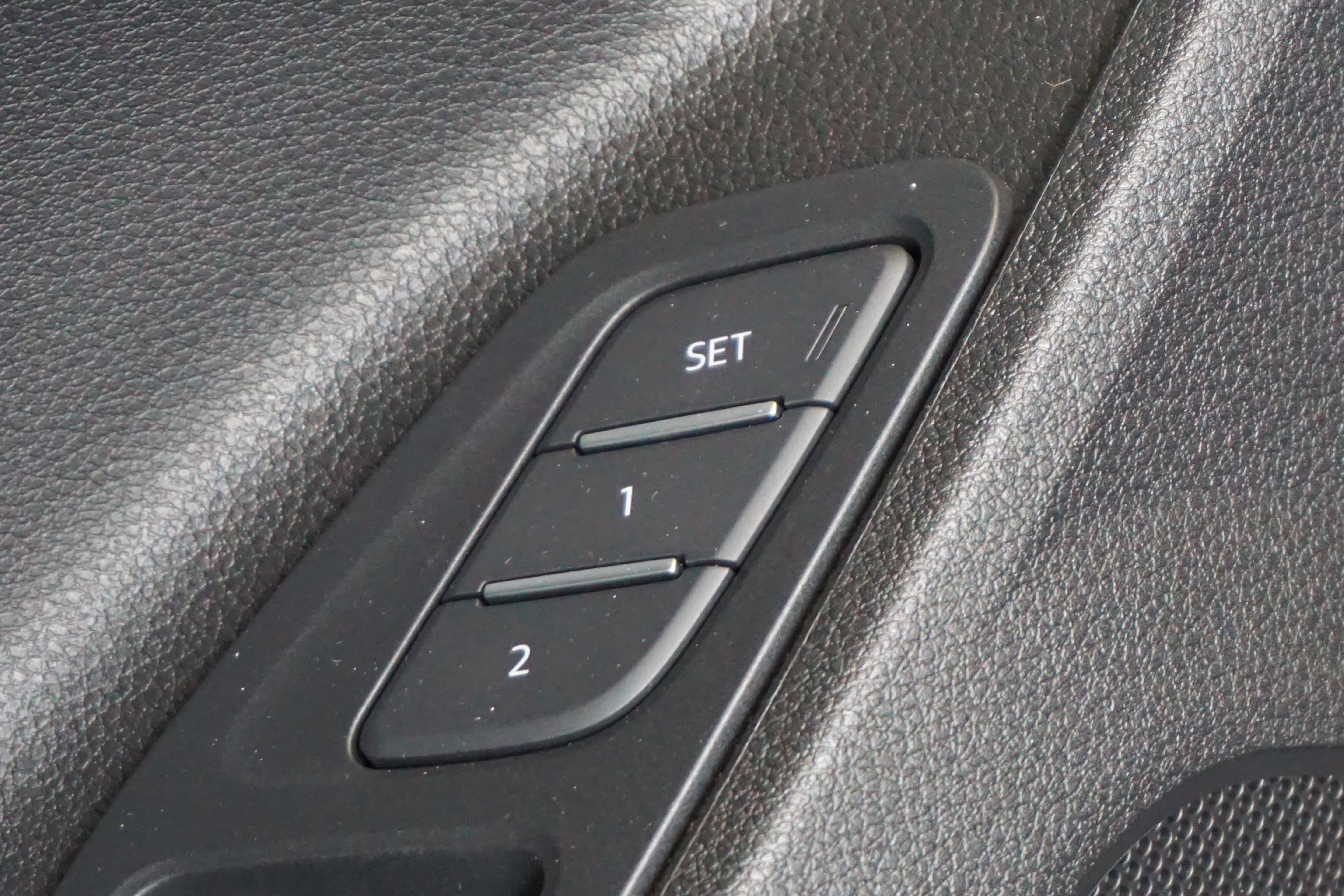 New 2025 Audi Q3 2.0T Premium image 13