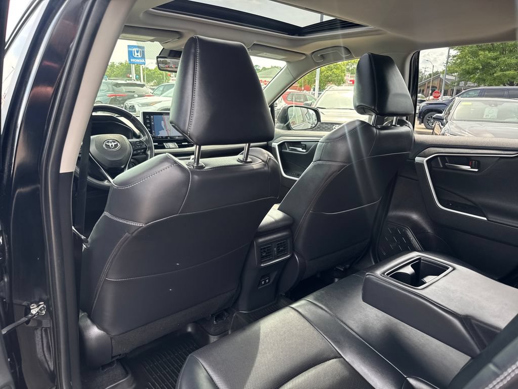 Used 2020 Toyota RAV4 Limited AWD/4WD image 42