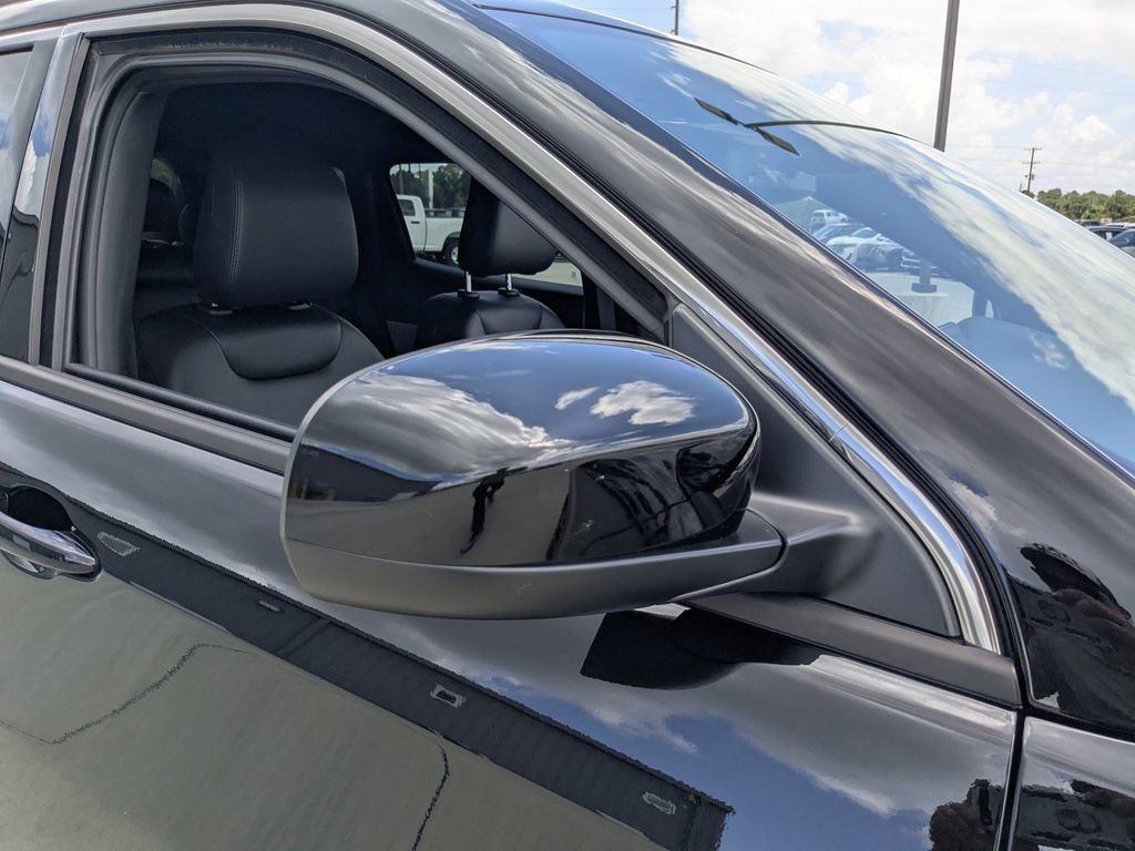 Used 2025 Jeep Compass Latitude w/ Convenience Group AWD/4WD image 15