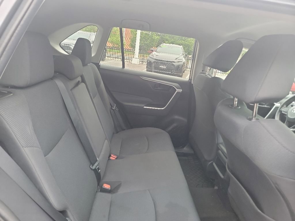 Used 2021 Toyota RAV4 LE FWD image 14