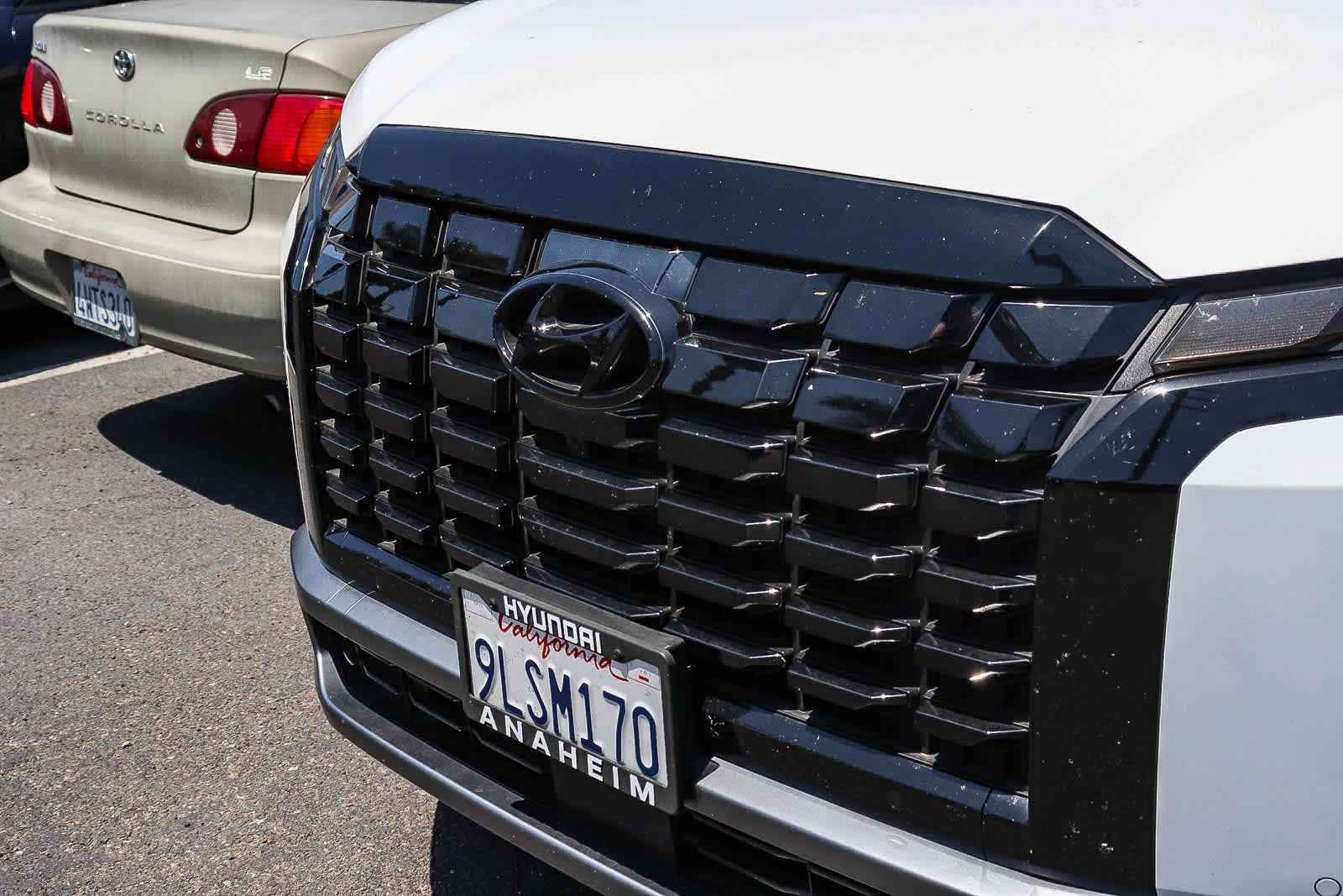 Used 2024 Hyundai Palisade SEL w/ Premium Package FWD image 3