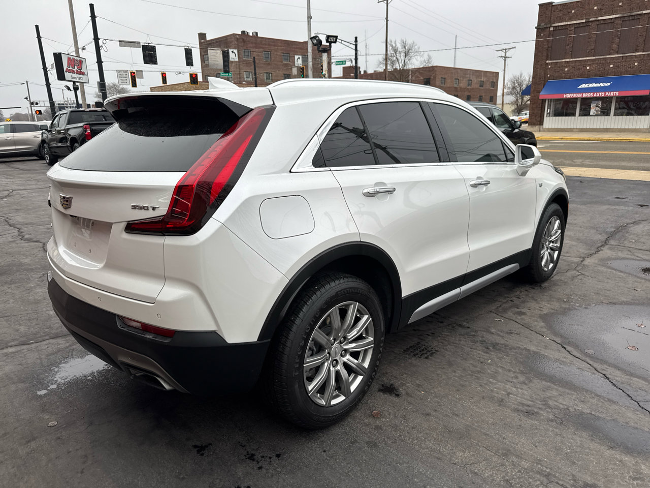 Used 2020 Cadillac XT4 Premium Luxury w/ Driver Awareness Package image 5