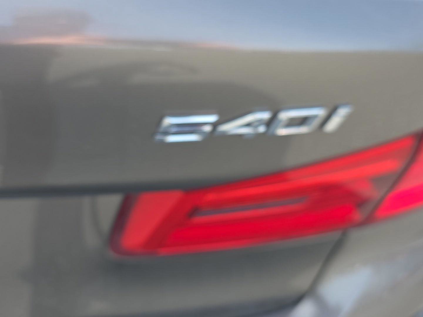 Used 2017 BMW 540i xDrive image 8