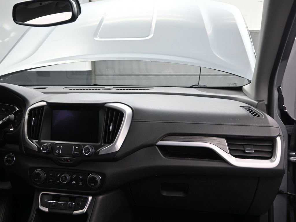 Used 2024 GMC Terrain SLT image 15