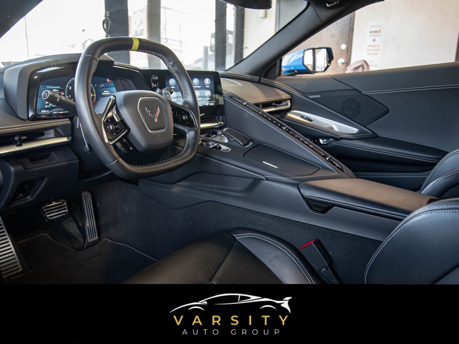 Used 2021 Chevrolet Corvette Stingray Coupe w/ Z51 Performance Package image 9