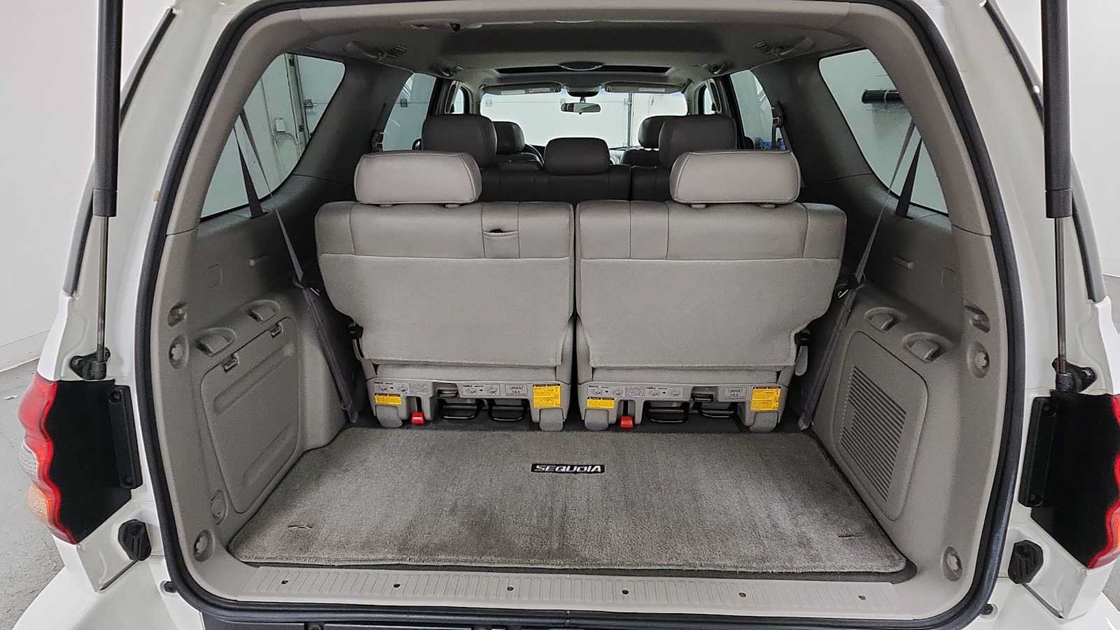 Used 2002 Toyota Sequoia Limited AWD/4WD image 27
