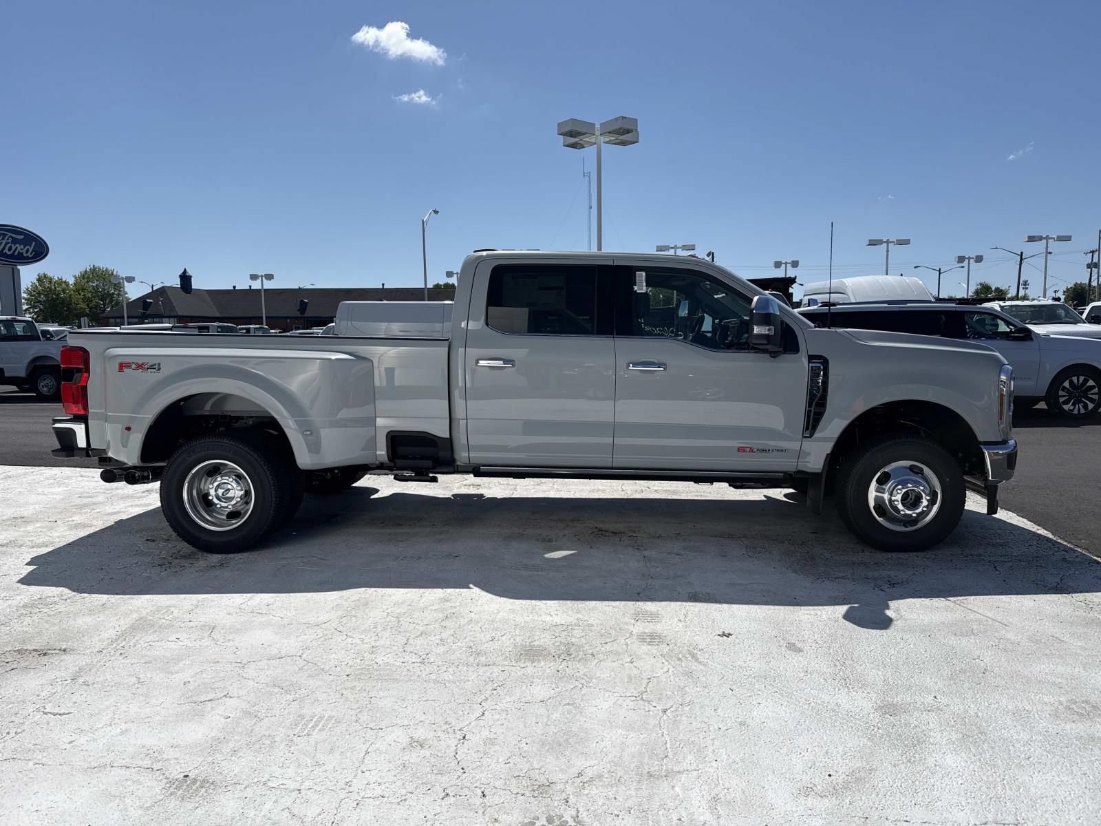 New 2026 Ford F350 Lariat w/ Lariat Ultimate Package AWD/4WD image 2