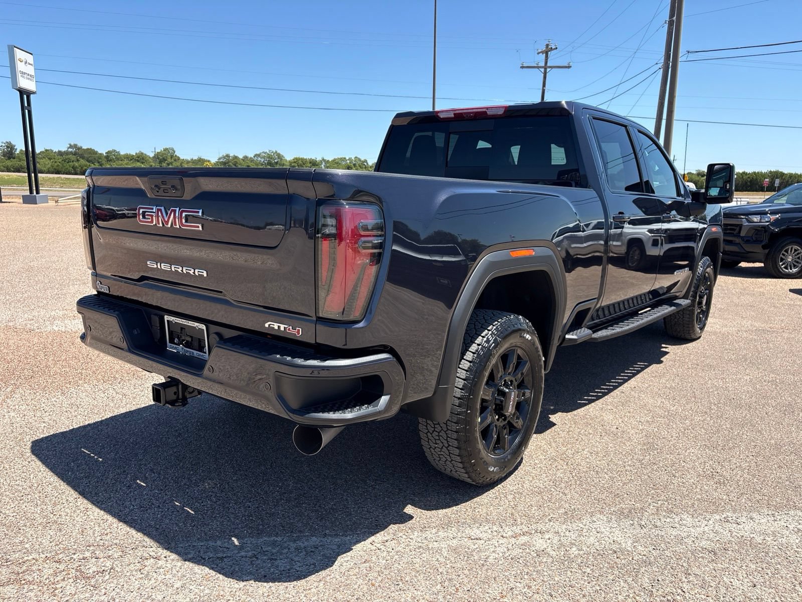 New 2026 GMC Sierra 2500 AT4 w/ AT4 Premium Plus Package AWD/4WD image 6