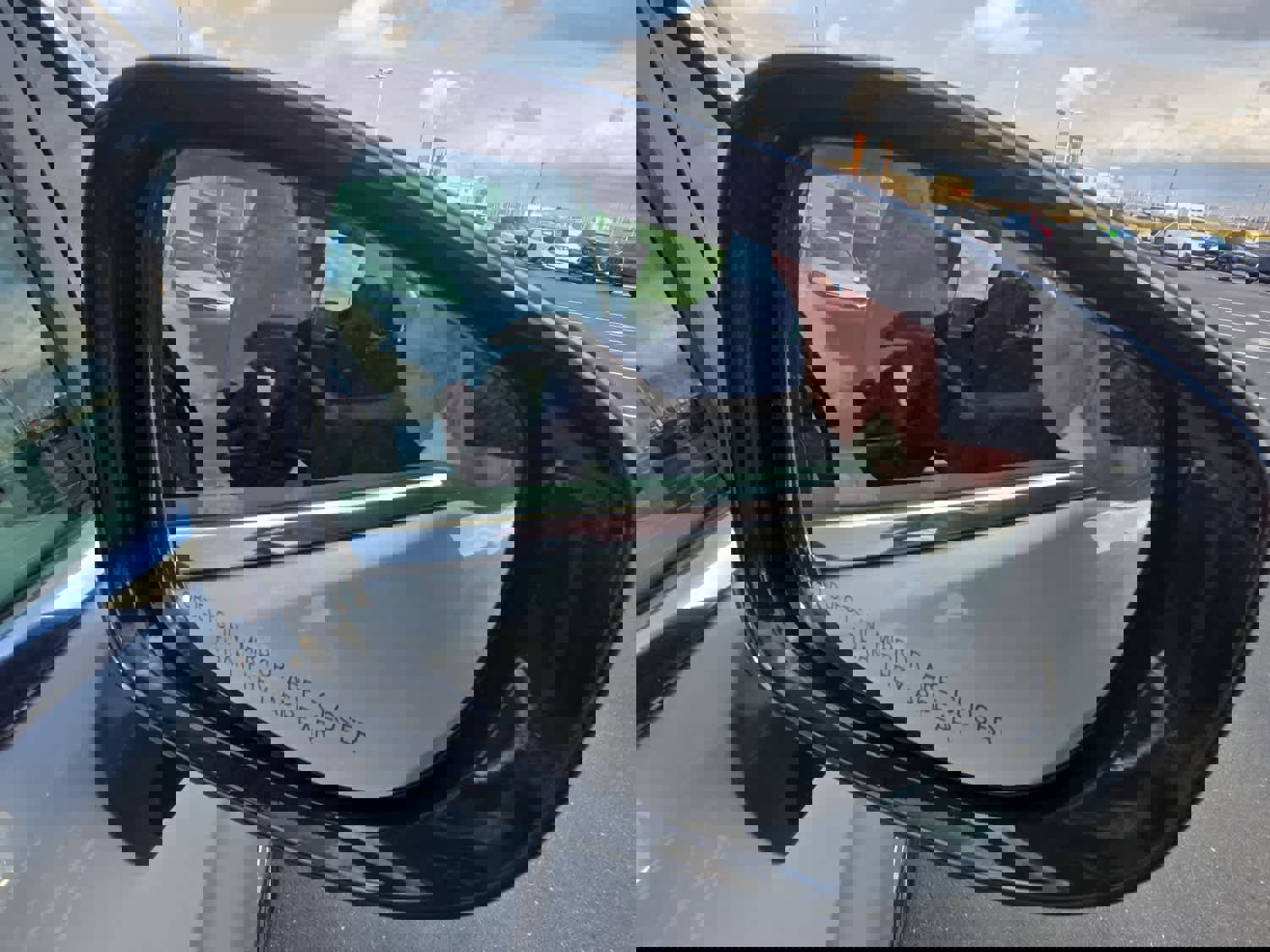 Used 2024 Chrysler Pacifica Touring-L image 16