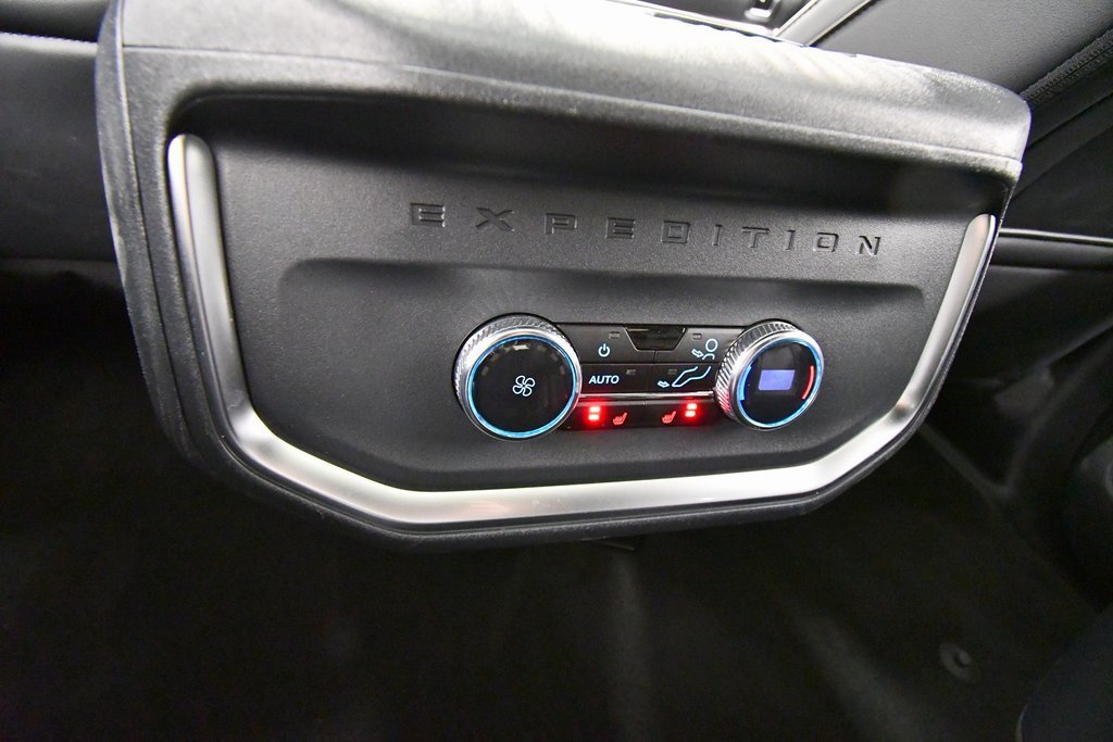 Used 2025 Ford Expedition Max Platinum w/ Stealth Performance Package image 18