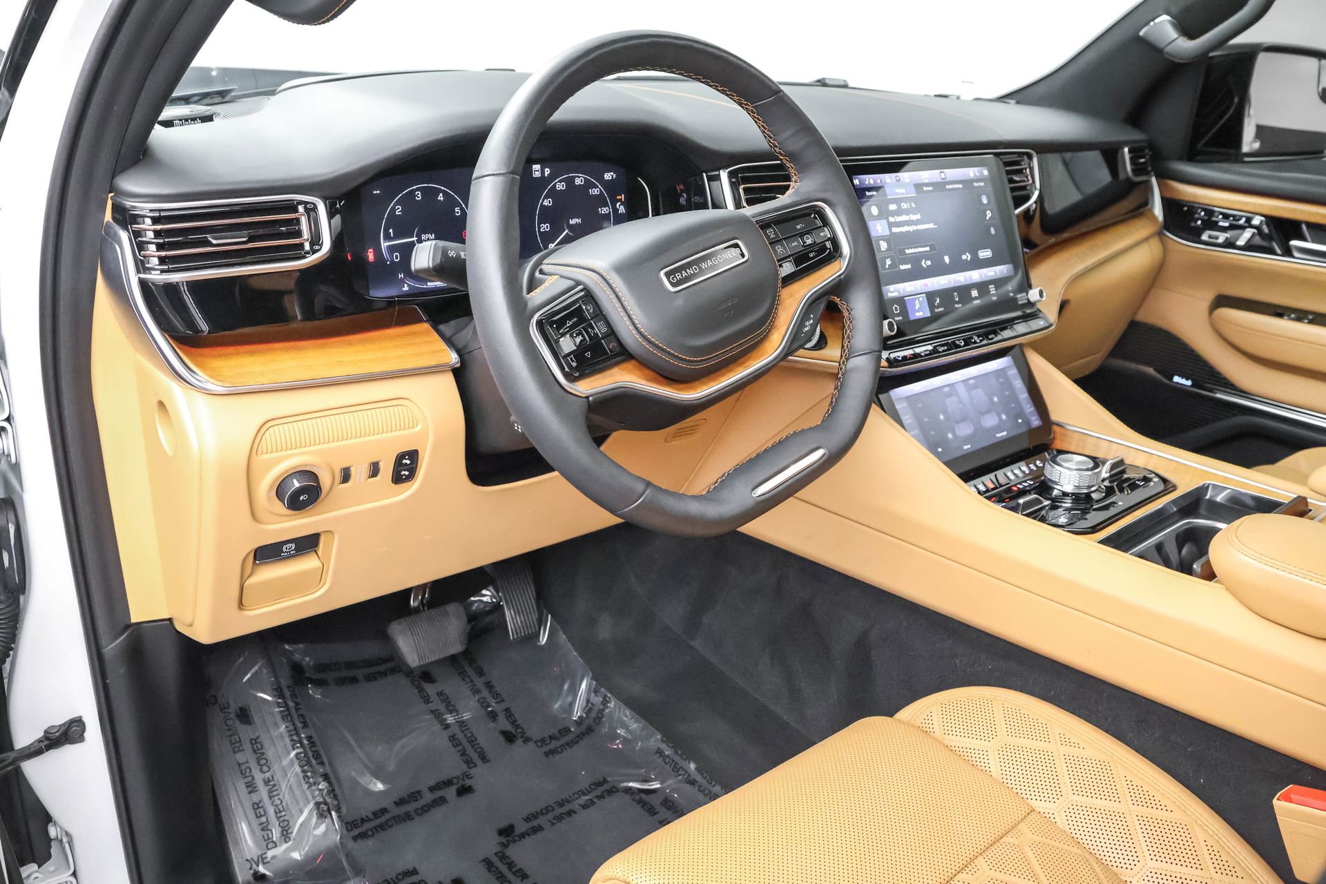Used 2024 Jeep Grand Wagoneer Series III w/ Rear Seat Video Group 1 AWD/4WD image 5