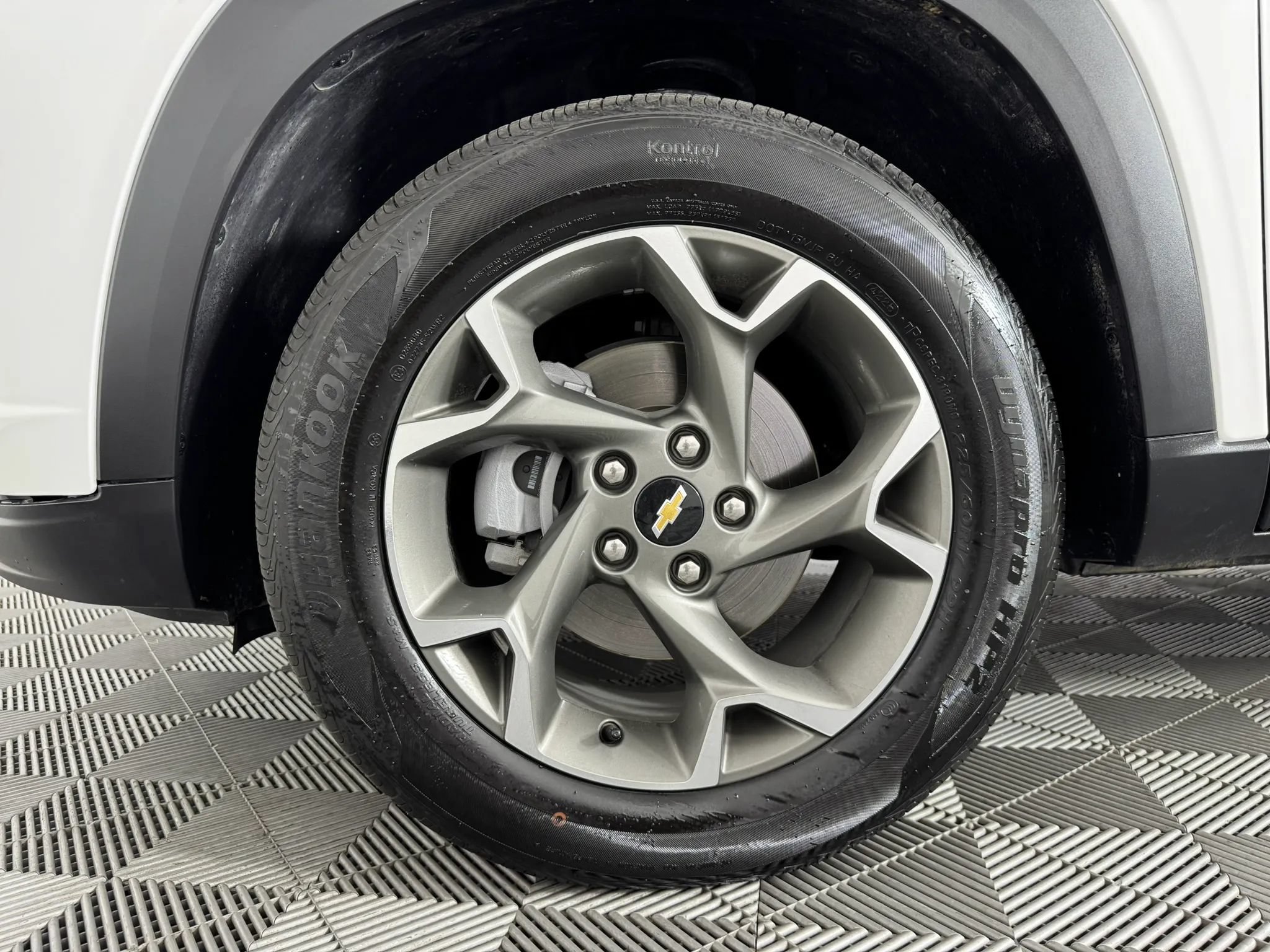 Used 2026 Chevrolet Trax LT FWD image 40