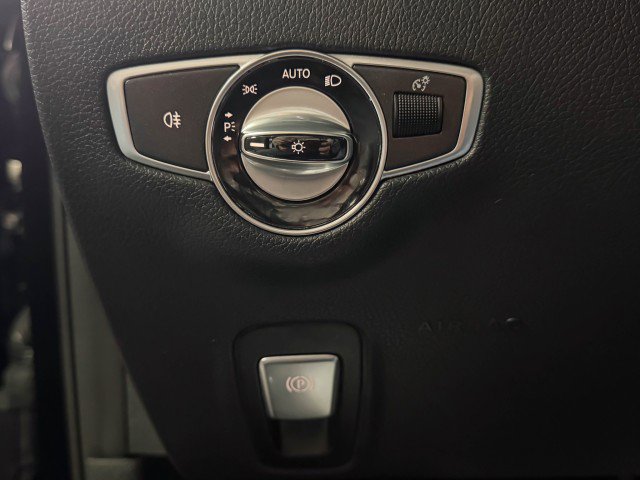 Used 2019 Mercedes-Benz E 300 4MATIC image 35