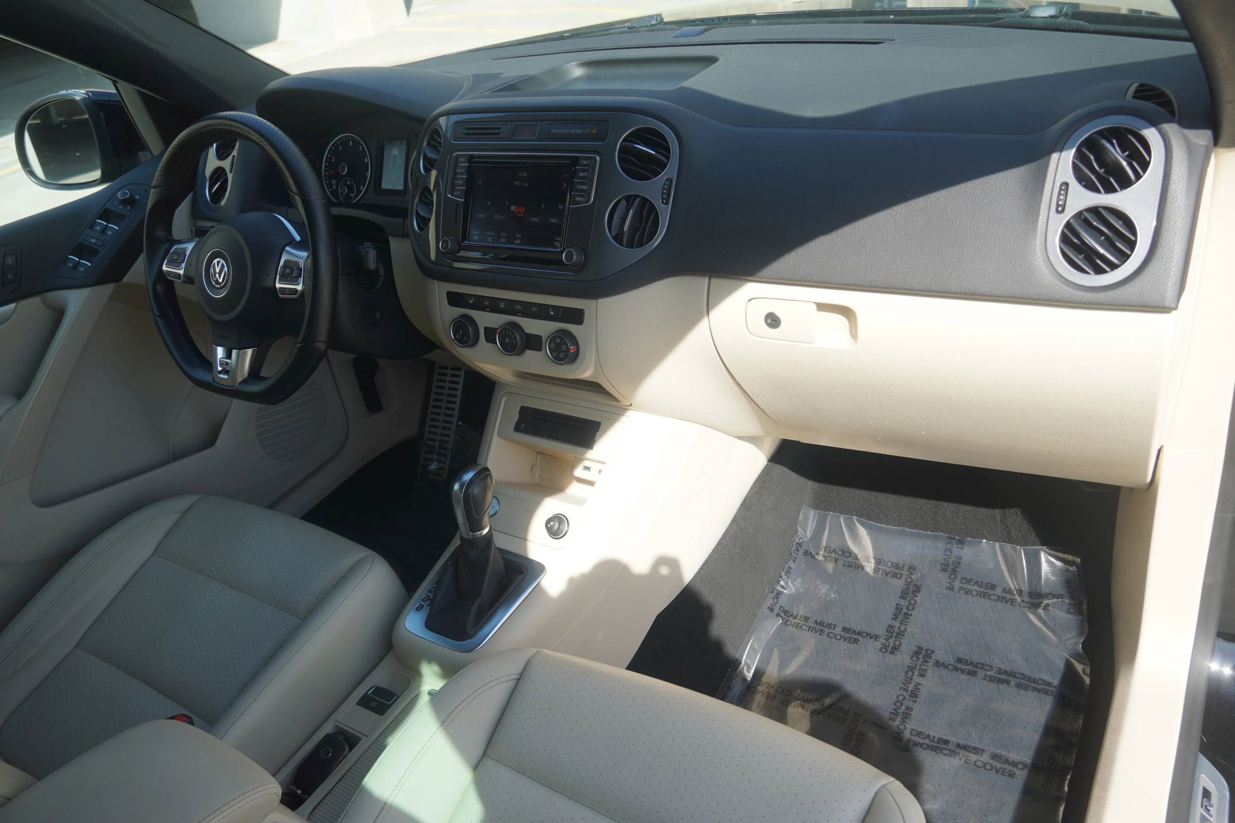 Used 2016 Volkswagen Tiguan R-Line image 32