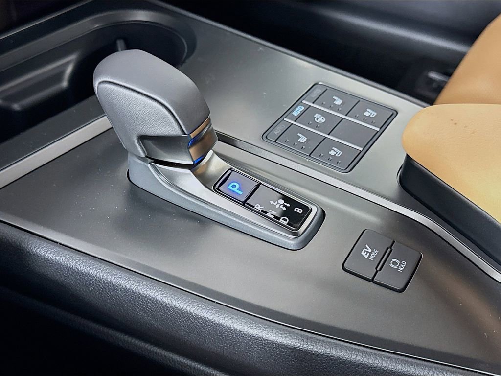 New 2026 Lexus UX 300h FWD image 15
