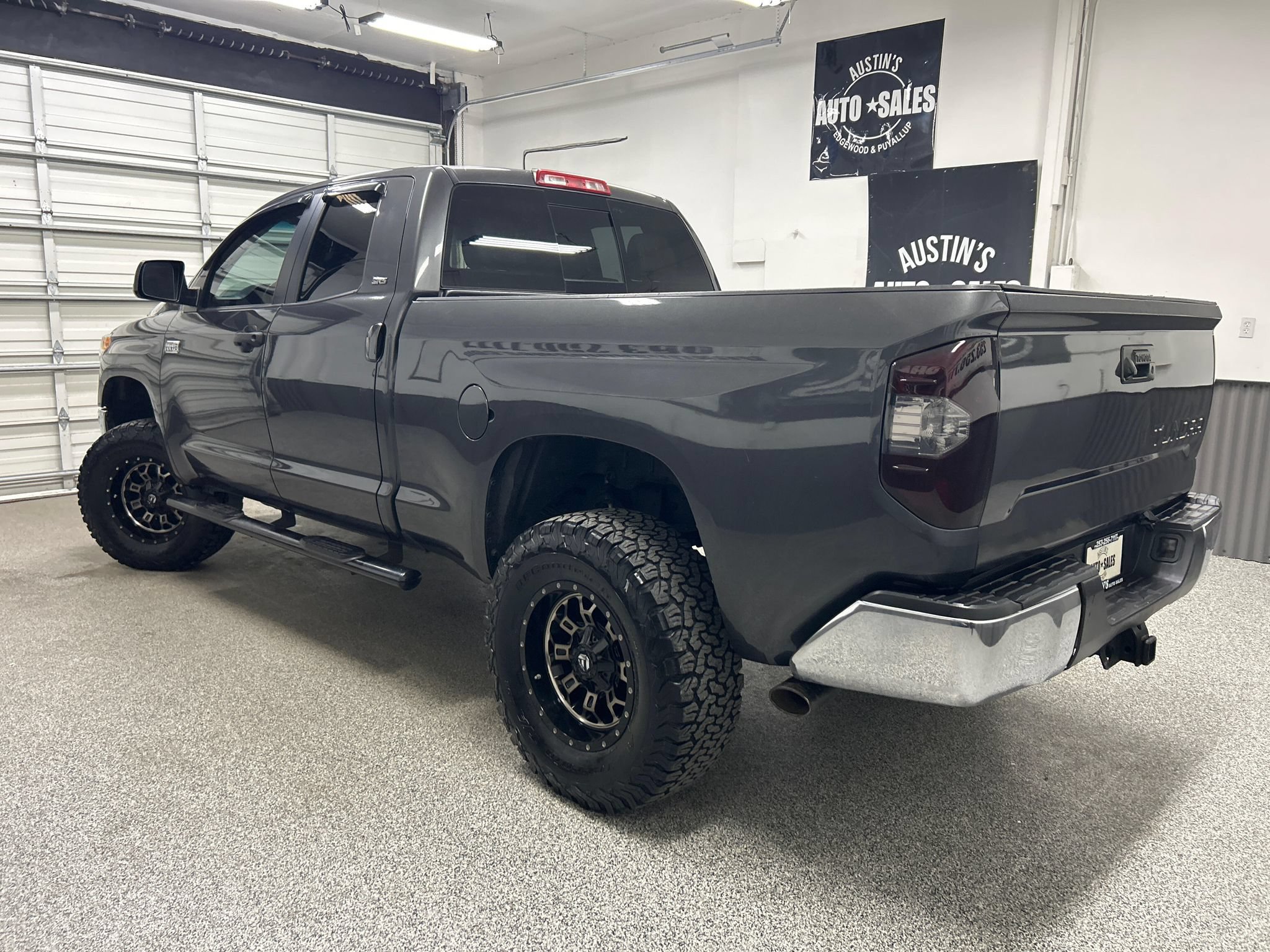 Used 2014 Toyota Tundra SR5 AWD/4WD image 4