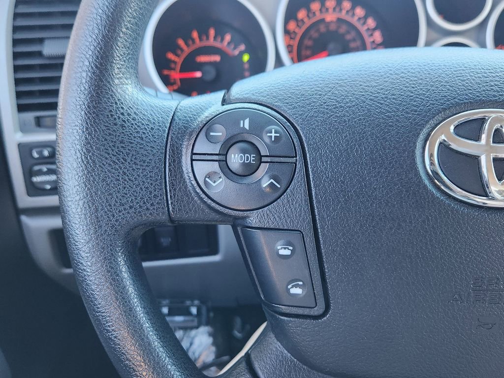 Used 2013 Toyota Tundra 4x4 CrewMax image 16