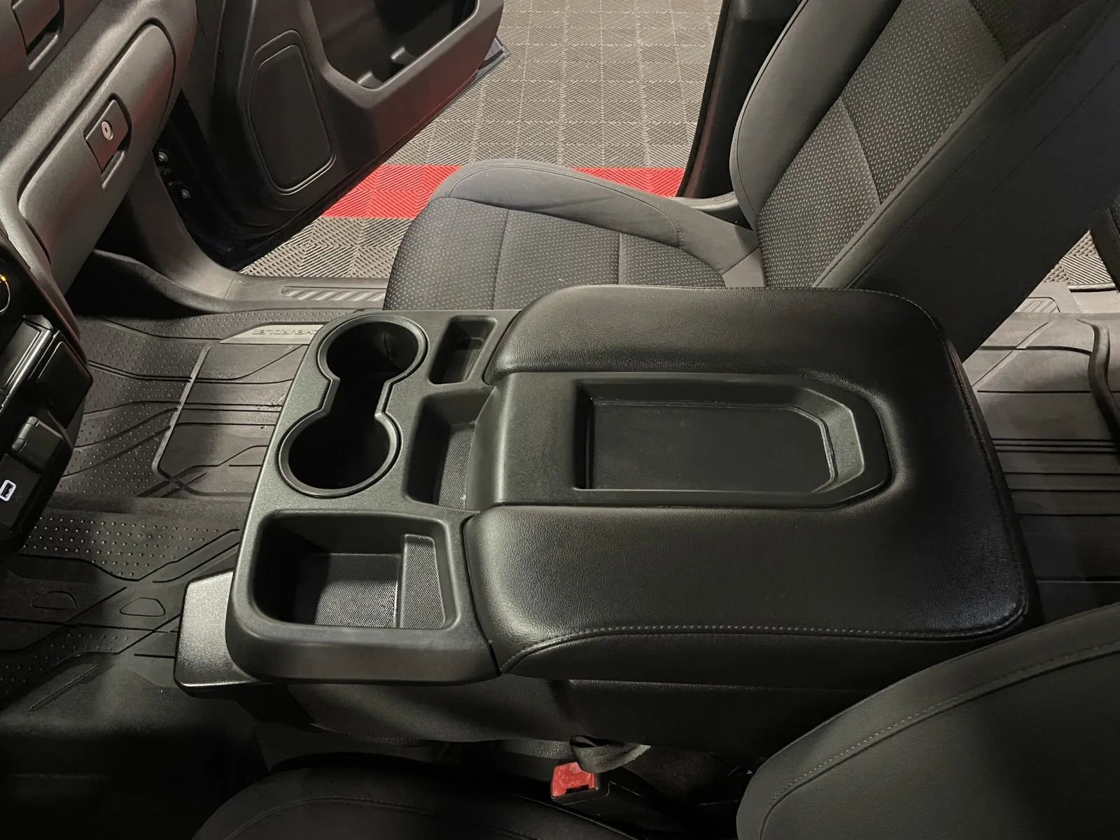 Used 2020 Chevrolet Silverado 1500 Custom w/ Custom Value Package image 33