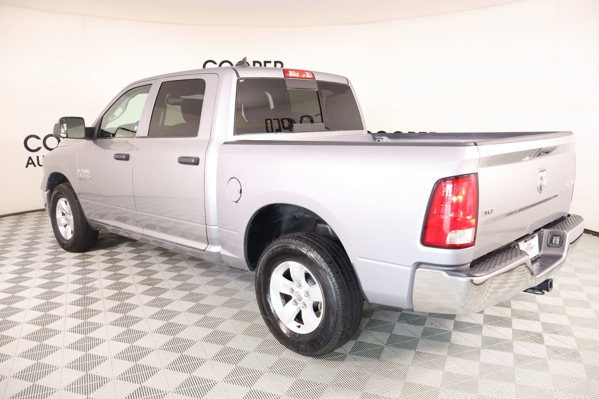 Used 2023 RAM 1500 Classic SLT w/ Trailer & Traction Group AWD/4WD image 22